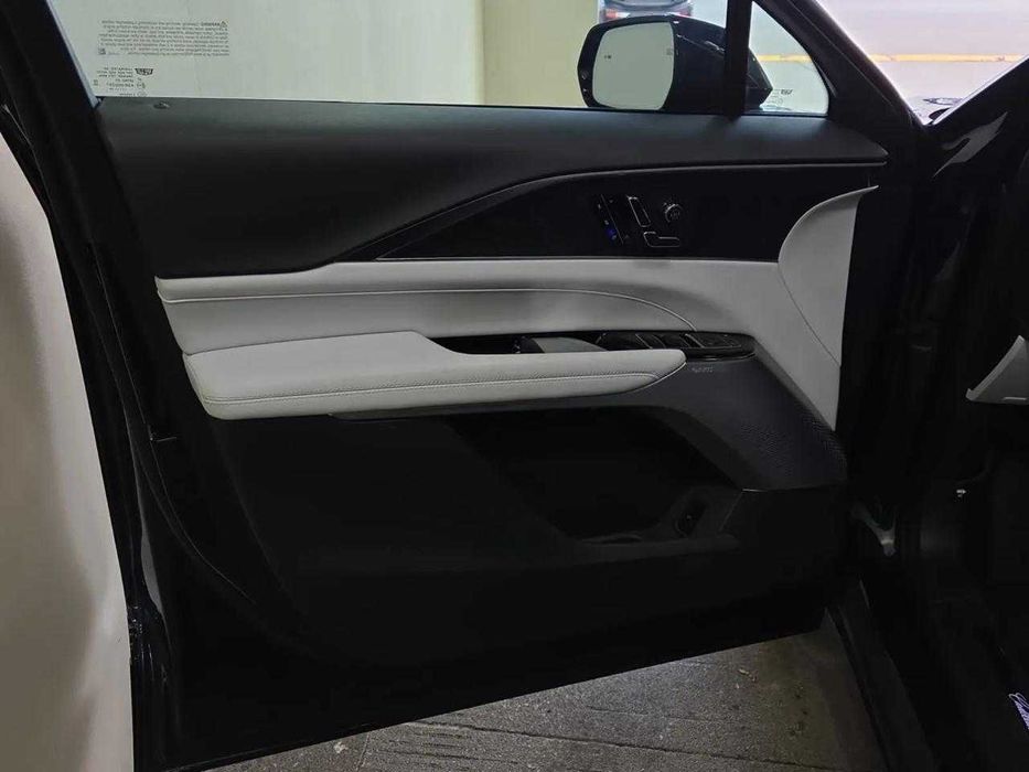 2025 Cadillac LYRIQ Luxury