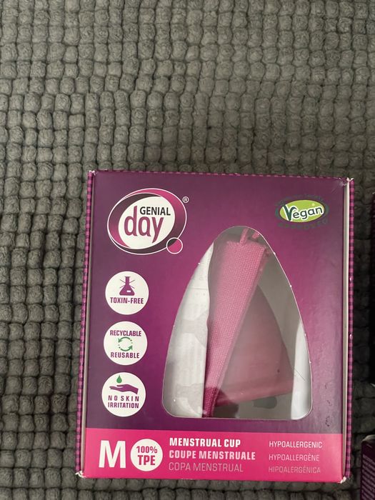 Kubeczek menstruacyjny + gratisy