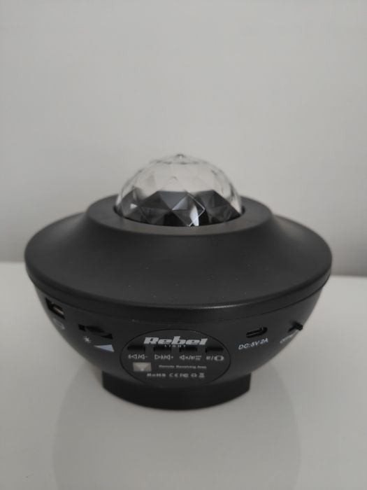 Głośnik bluetooth z projektorem