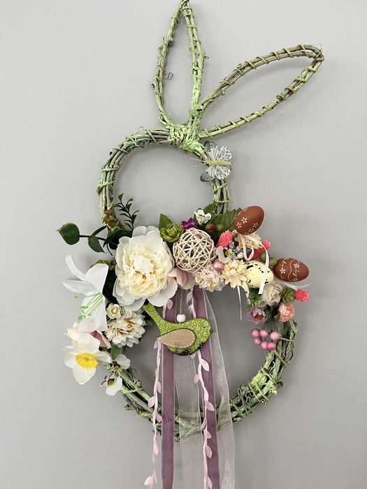 Пасхальний віночок, кролик на двері