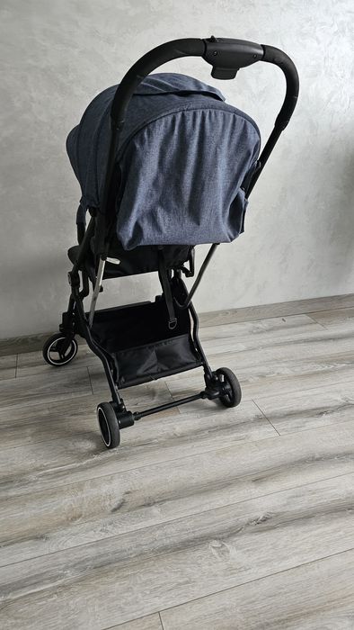 Прогулянкова коляска / візок Kinderkraft Indi.