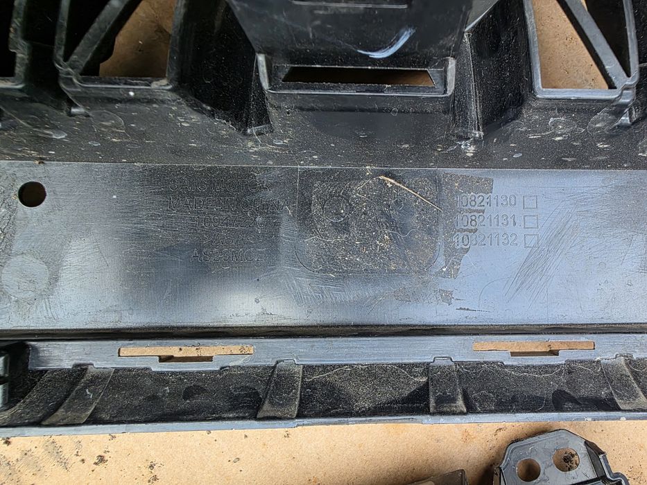 Atrapa przód,  grill.  MG HS I