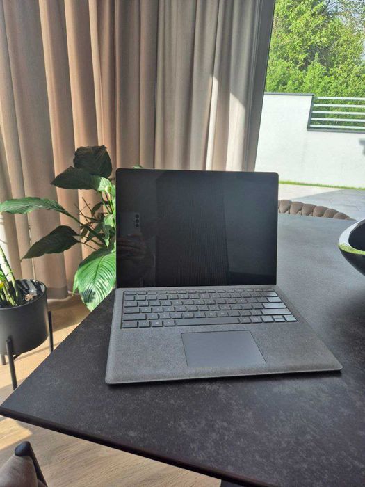 Laptop Microsoft SURFACE 1769 8 GB/128 GB srebrny