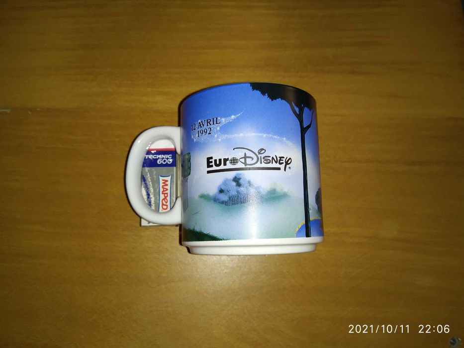 ## caneca Euro Disney 12 de Abril 1992 (original) ##