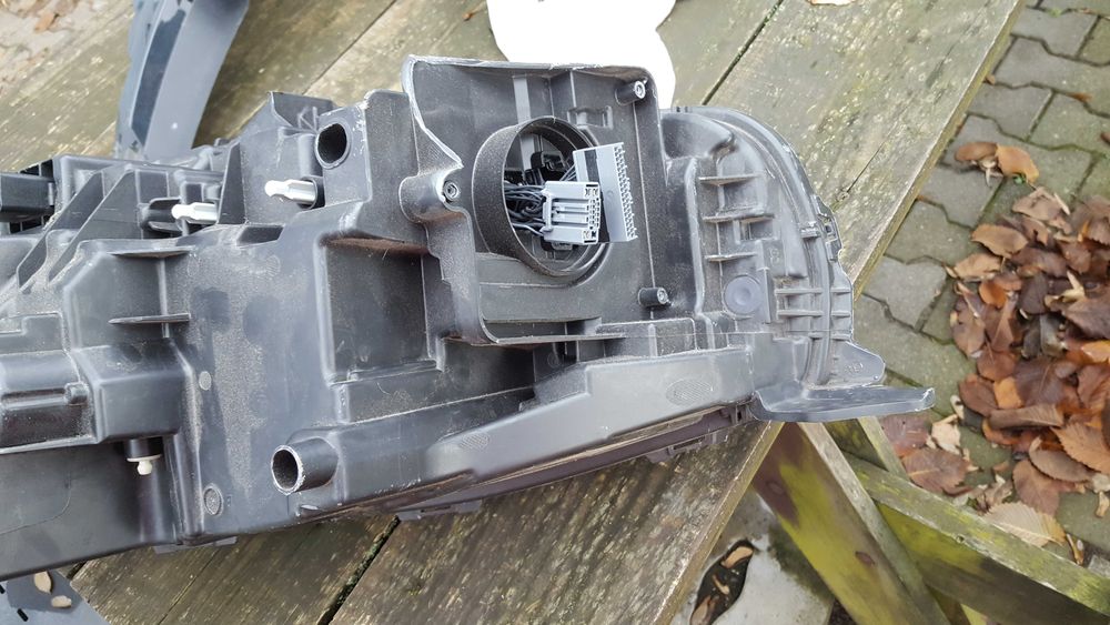 volvo xc90 II  mid led prawa