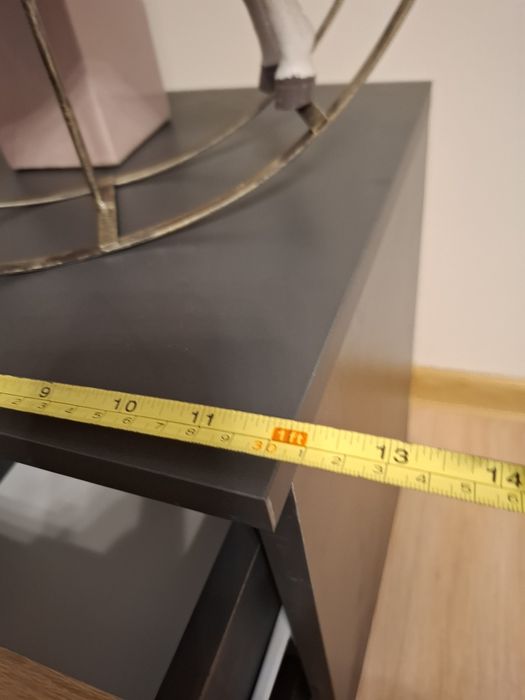 Mała szafeczka z dwoma szufladkami