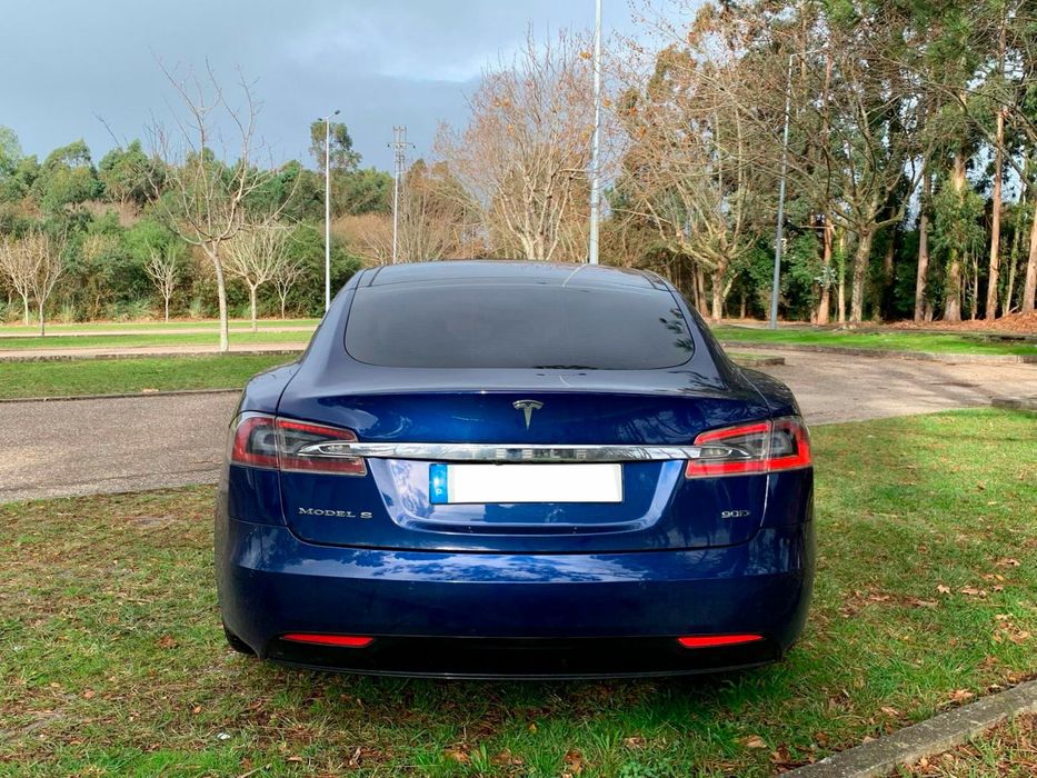Tesla Model S 90D