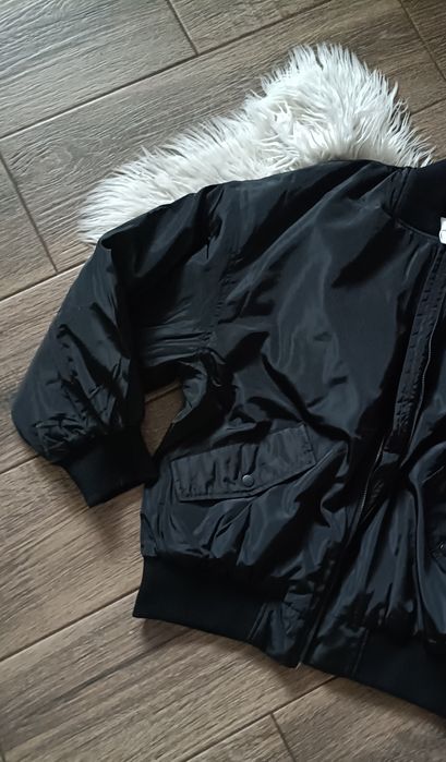 VILA – czarna bomberka oversize
Model: VIBOMBI OVERSIZED BOMBER JACKET