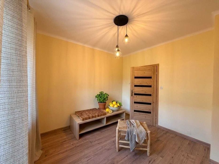 Darmowy parking + 2 pokoje w centrum, 1. piętro, - Widok 3