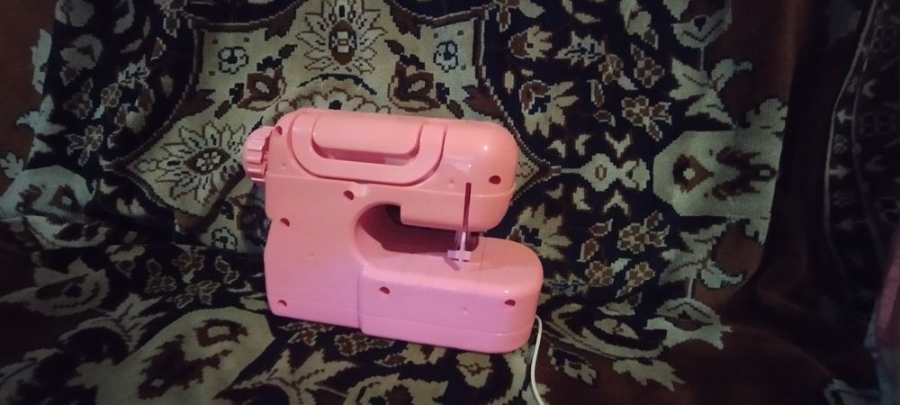 Машинка швейна дитяча