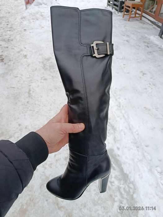 Продам женские сапоги