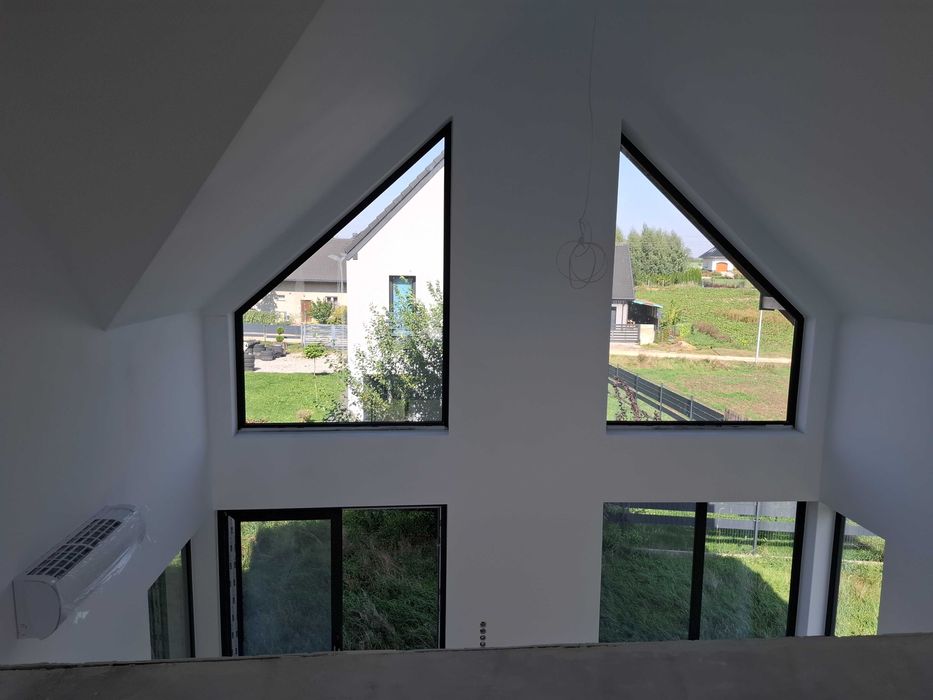 Wykończenia wnętrz , ocieplenia poddaszy, malowanie , szpachlowanie