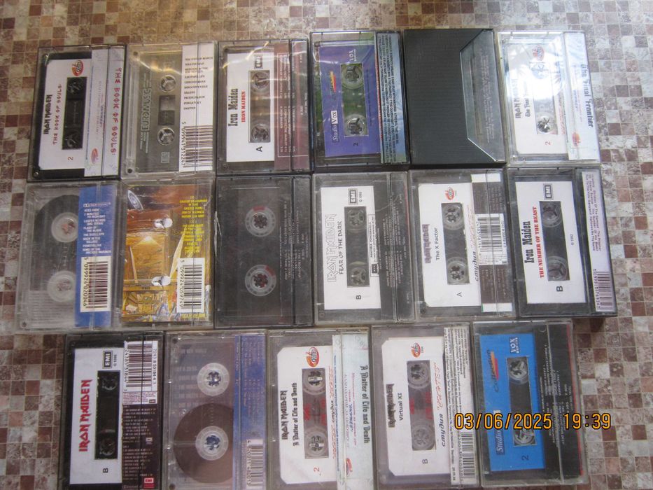 аудіокасети с записом гуртів Iron Maiden,Judas Priest