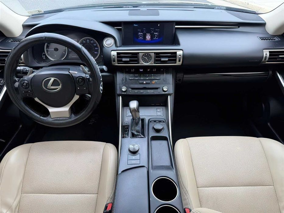 Lexus IS 300      2016
