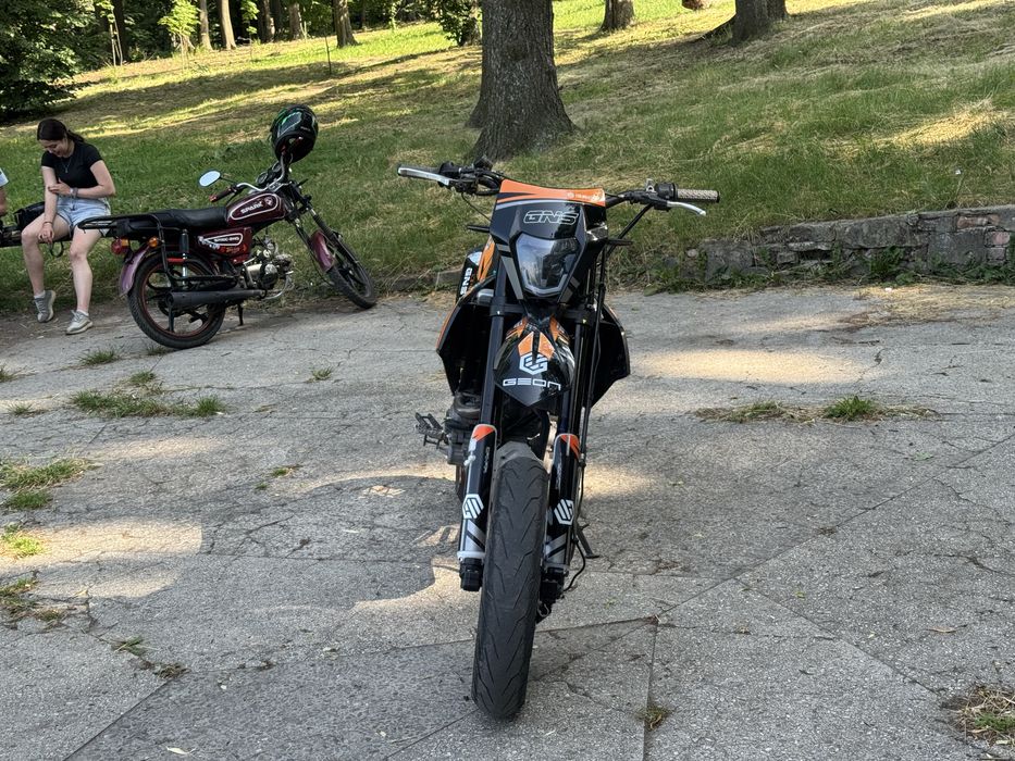 GEON DAKAR GNS 300 motard