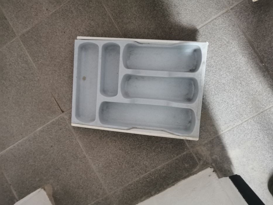 Utensílio para colocar talheres