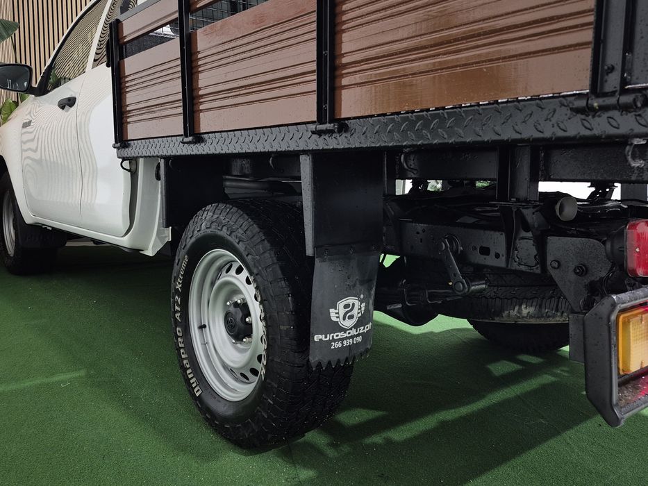 Toyota Hilux 2.4D-4D - 3 LUG. | GARANTIA | NACIONAL - 150.000KM