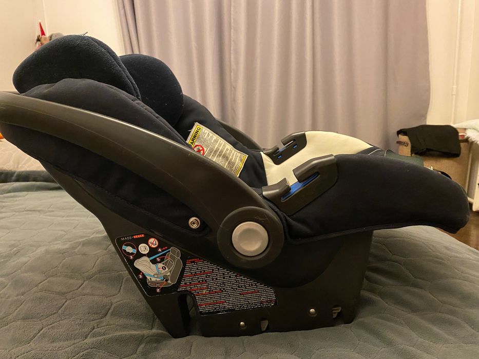 Дитяче автокрісло Peg-Perego без бази