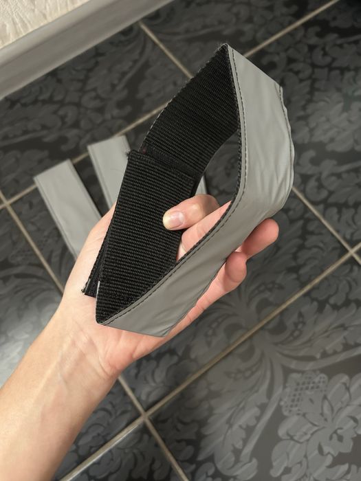 Світловідбиваючі браслети 4шт (одягаються як на ноги, так і на руки).