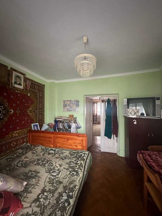 Власник.Продам будинок в центрі монастириська біля школи жилий стан