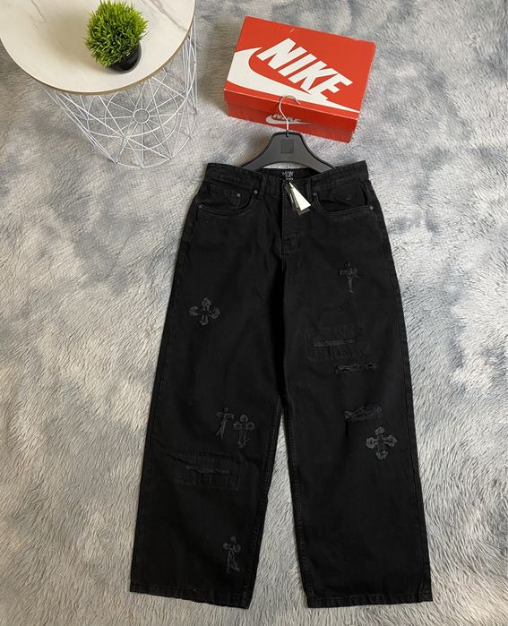 Продам мужские джинсы чорные багги с крестами Boohoo