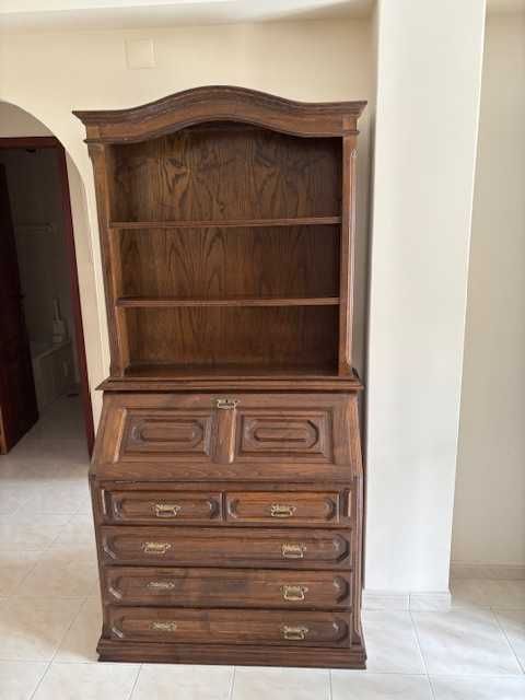 Móvel : Escrivaninha, com ou sem estante superior