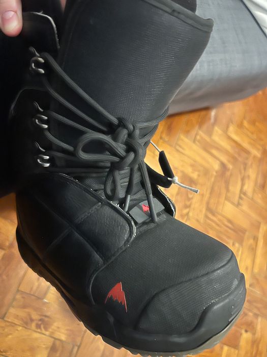 Botas da neve usadas