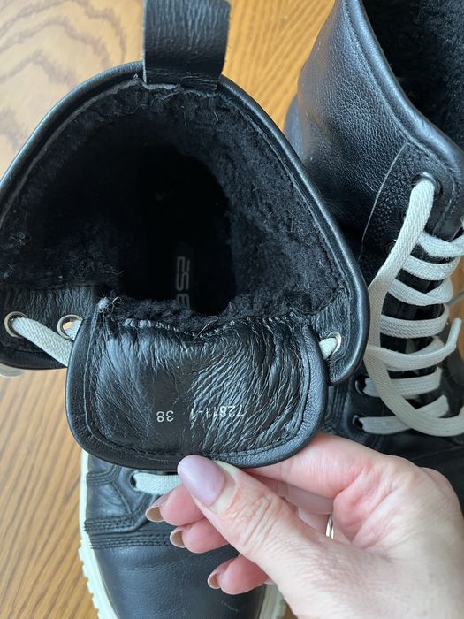 Черевики жіночі ( спорт) Estro б/в