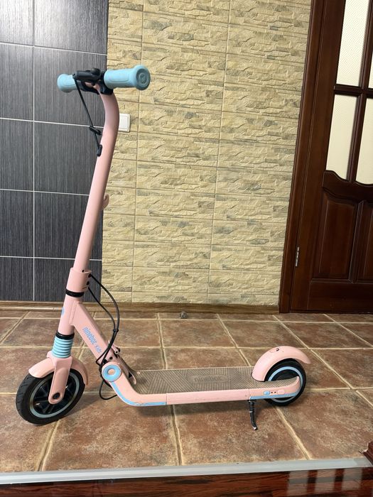 Дитячий електросамокат