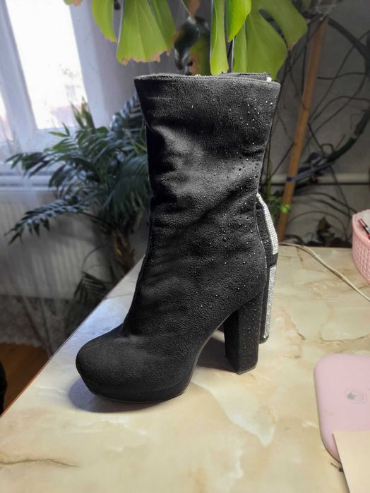 Ботінки на каблуку демисизоні