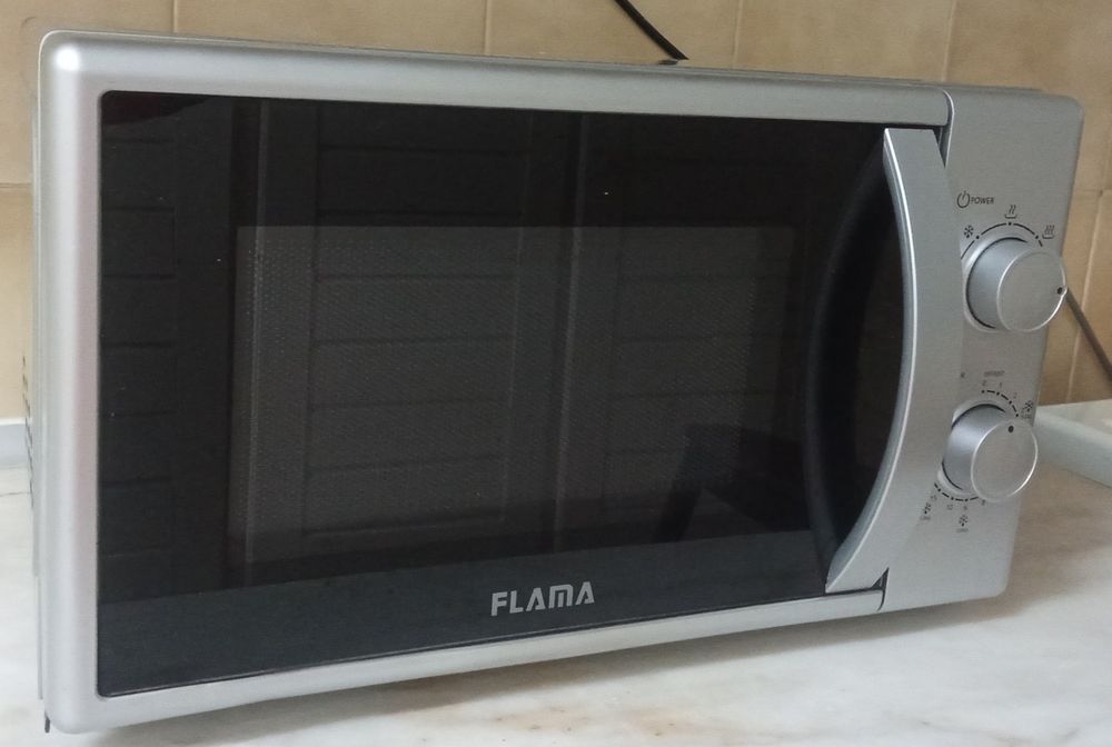 Micro-ondas conservado