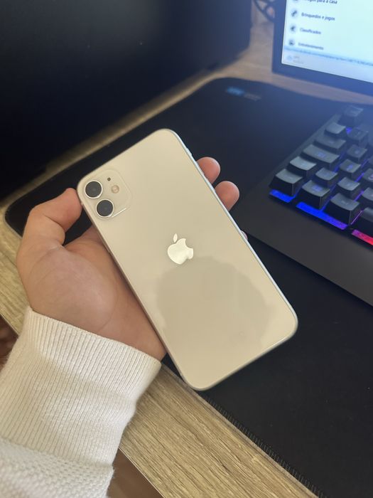 Iphone 11 impecavel com bateria a 100%