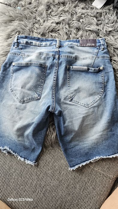 Spodenki bermudy z koronką 38