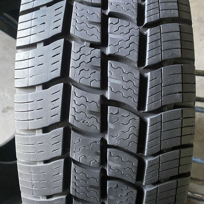 Шини 195/65/16с - 2шт Vredestein Comtrac 2