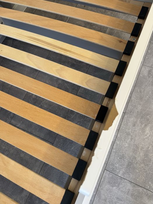 Кровать и матрас