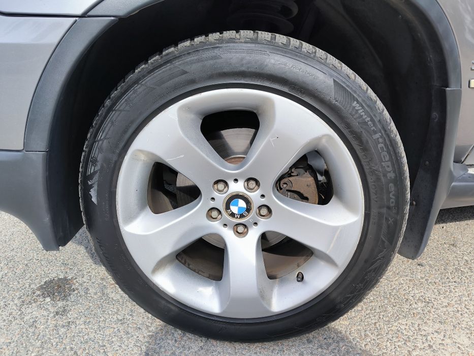 продаж BMW X5 e53