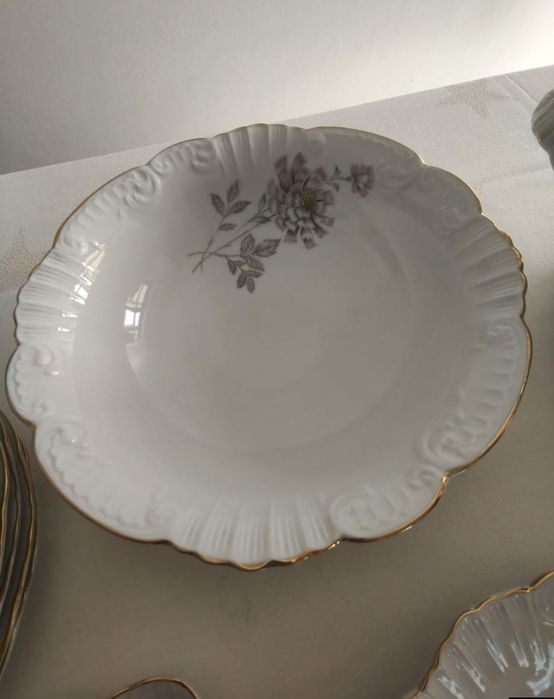 Porcelana Vista Alegre – 41 Peças (Serviço jantar para 12 Pessoas)