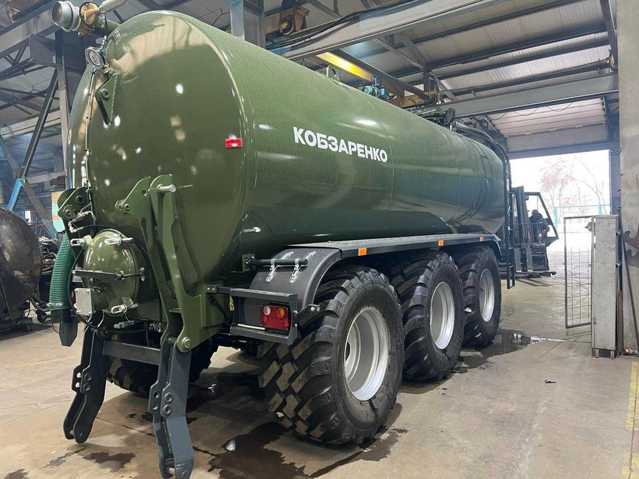 Вакуумні напівпричіпи цистерни від ВНЦ-16
