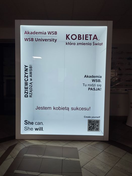 Fotobox. Magazine. Okładka gazety. Atrakcja na impreze