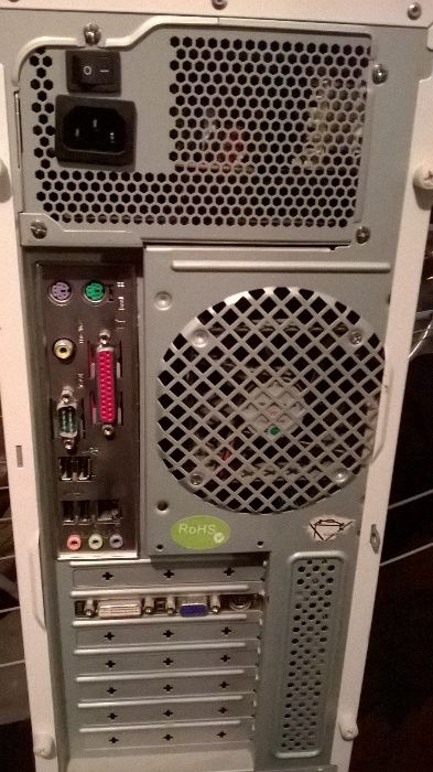 Sprzedam komputer stacjonarny