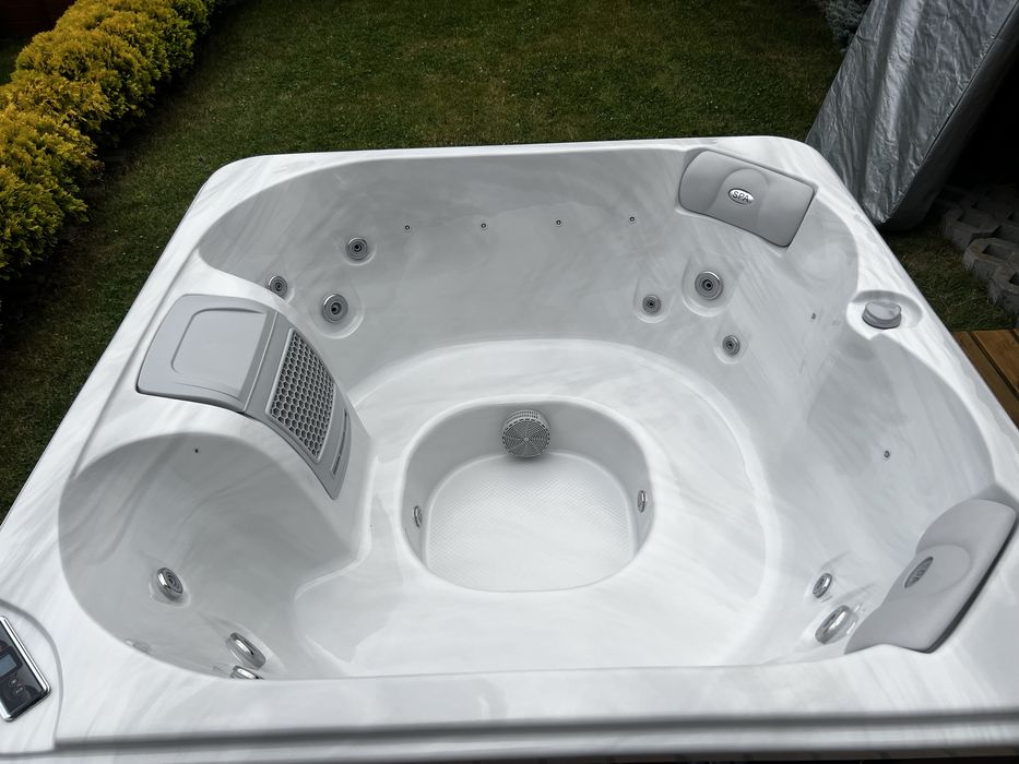 RLX SPA RS10 | Jacuzzi ogrodowe | Gecko | 4 osoby | 230 V