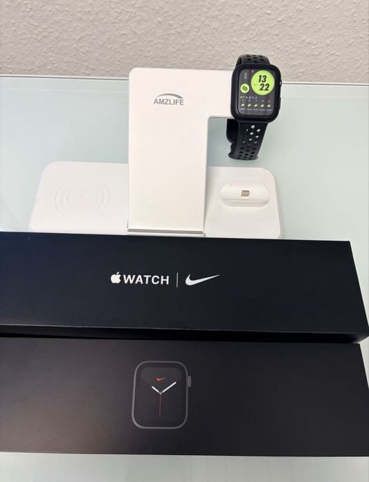 Apple Watch Series 6 44MM NIKE + EXTRAS