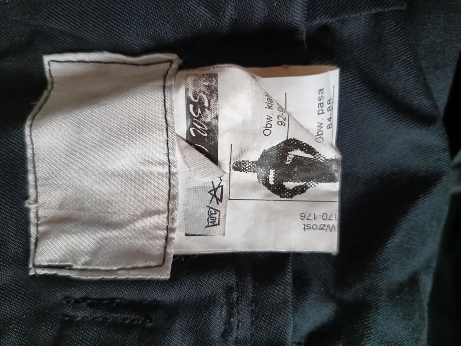 Spodnie ubrania koszarowego