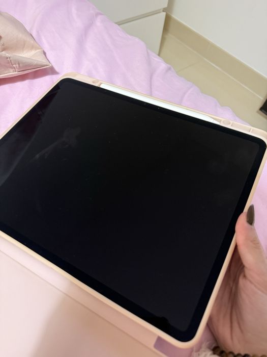 iPad Air 13 polegadas (M3), acompanhado de Apple Pencil Pro