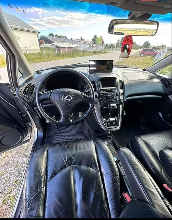 Автомобіль Lexus RX 300