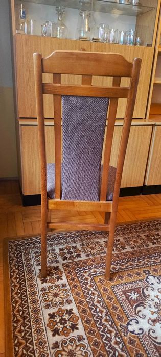 Stol drewniany z krzeslami