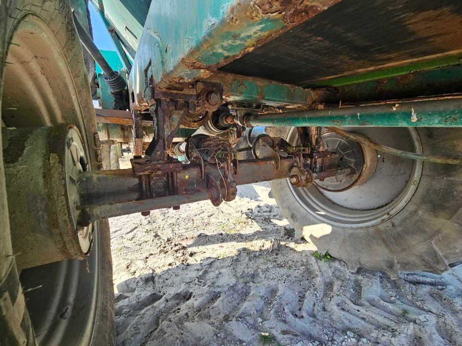 Розкидач добрив Amazone ZGВ-8200