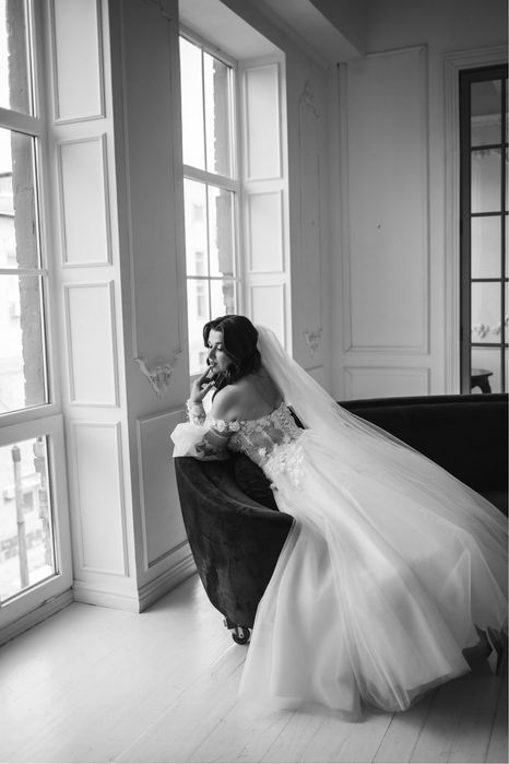 Весільна сукня біла