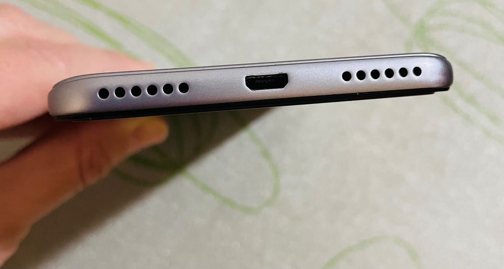 Телефон Xiaomi redmi note 5A