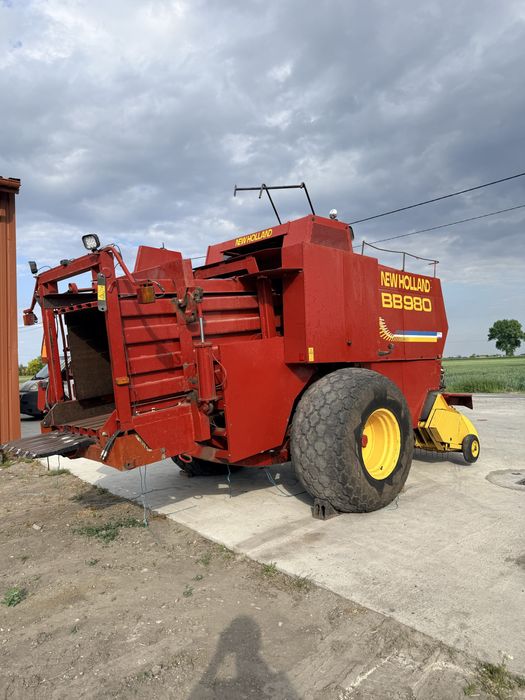 Prasa New holland BB980 z wózkiem duża kostka